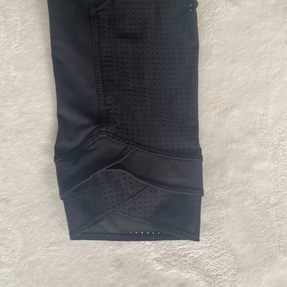 🦄 RARE 🦄  Lululemon Lab Repetition Crop - Picture 8 of 11